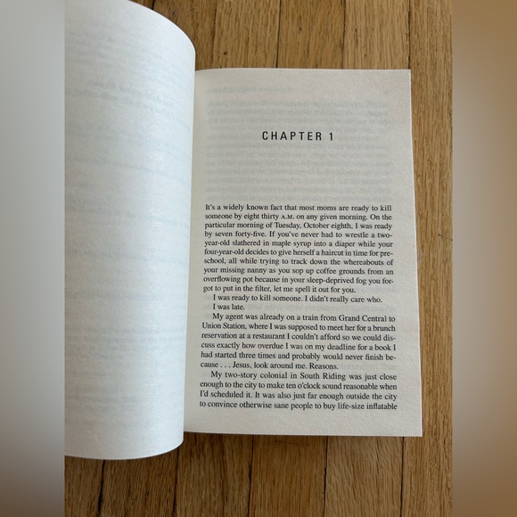 2/$10 Finlay Donovan Is Killing It By Elle Cosmand📚 - Picture 5 of 5